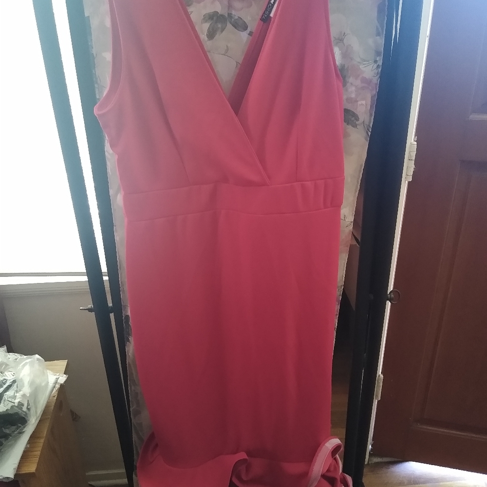 Sleeveless ruffle dress